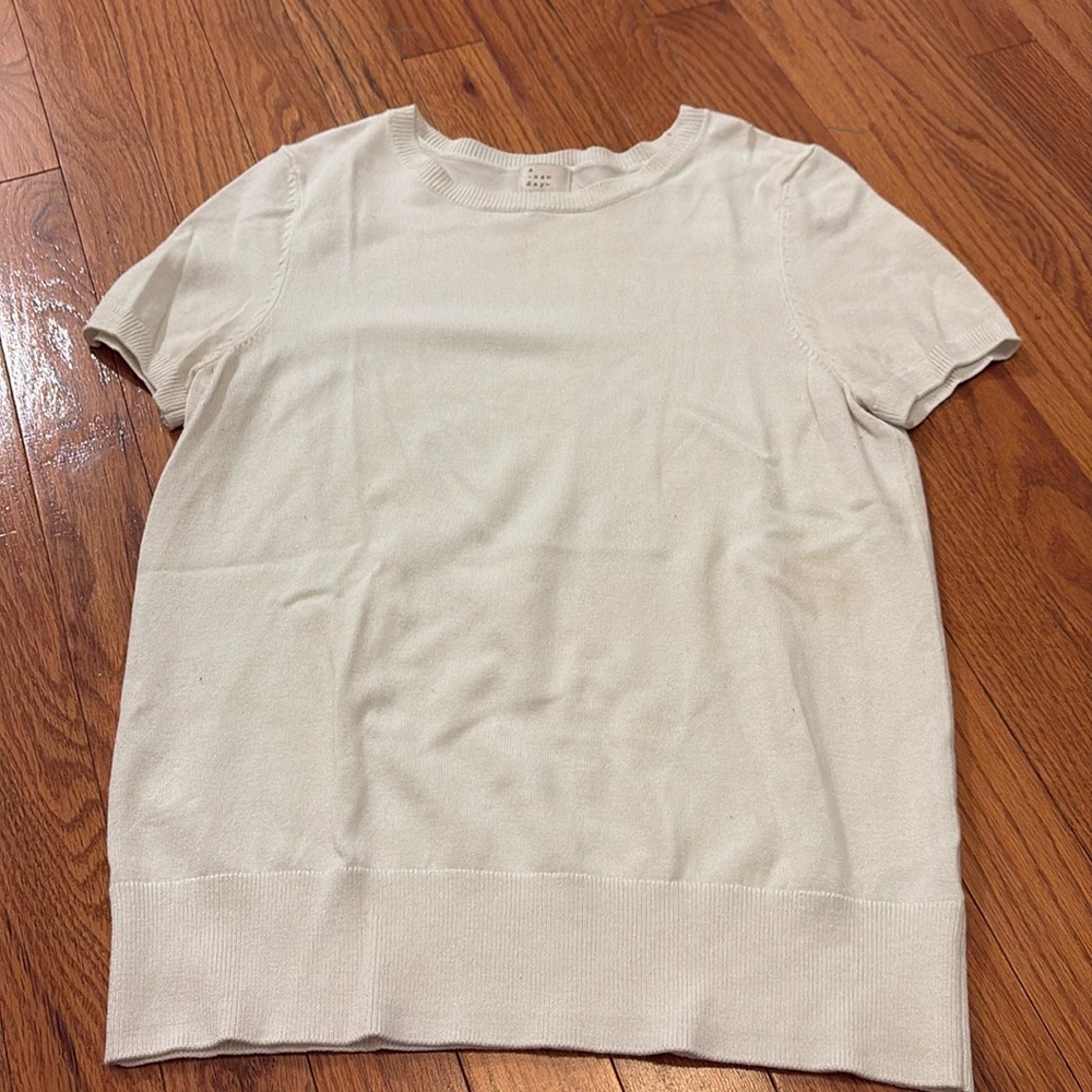 A new day : white short sleeve sweater (S)
